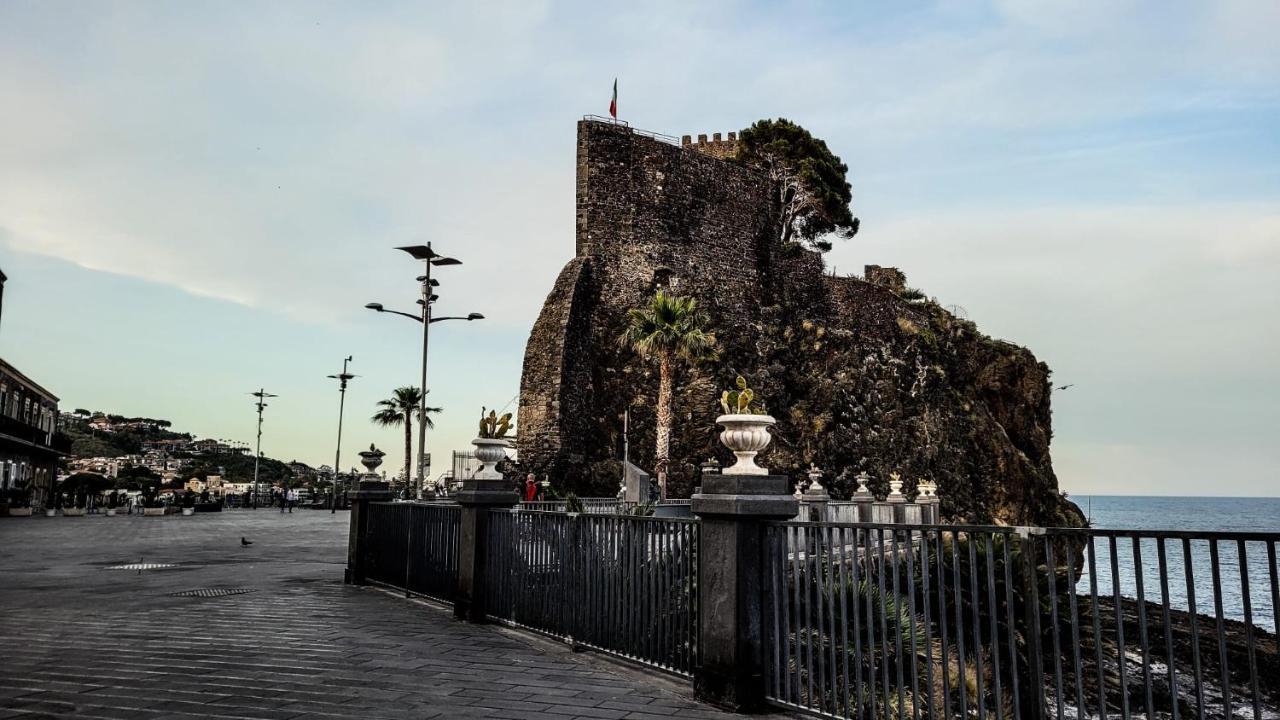 Rehouse Apartment Catania Bagian luar foto